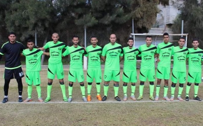 
تغلب فريق الزيتون على نظيره الأهلي، بعدما حول تأخره من 1-0 إلى فوز 2-1 في المباراة التي أقيمت على ملعب التفاح شرق مدينة غزة.

