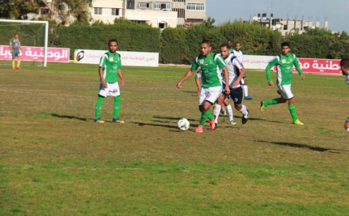 حدد الاتحاد الفلسطيني لكرة القدم عن مواعيد فترات قيد وتسجيل اللاعبين للموسم الرياضي المقبل 2016/2017 في الضفة الغربية وقطاع غزة لجميع الدرجات والفئات العمرية المختلفة.

وقال الاتحاد إن فترة