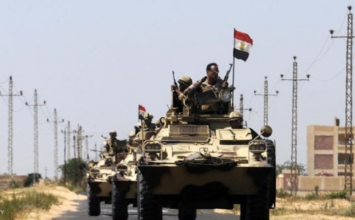 قتلى 3 جنود مصريين وأصيب 7 آخرين إثر استهداف ناقلة جند عند مدخل مدينة العريش في سيناء.

يتبع//