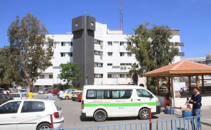 أطلقت وزارة الصحة بغزة نداء استغاثة عاجل حذرت فيه من امكانية توقف عمل المستشفيات خلال الساعات القادمة في حال لم يتم توفير الكميات اللازمة من الوقود.

وقال الناط