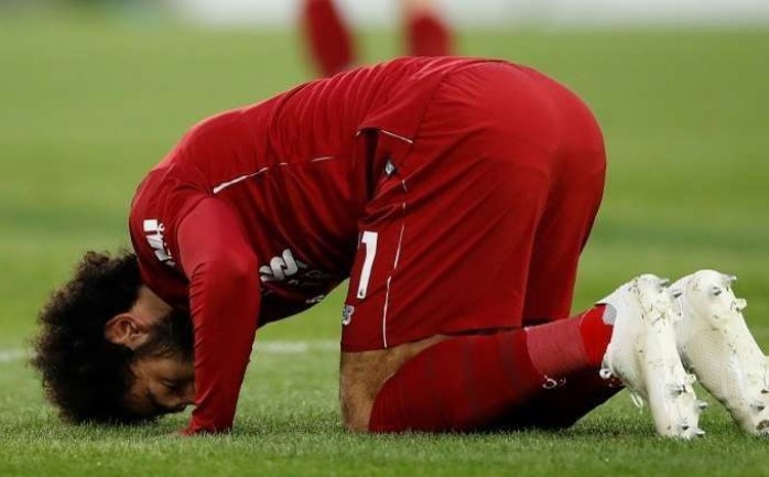 النجم المصري محمد صلاح لاعب نادي ليفربول الإنجليزي